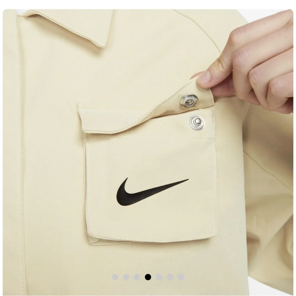 NWT💛Nike Sportswear Swoosh Women's Woven Jacket Size XS Tan - Picture 4 of 7